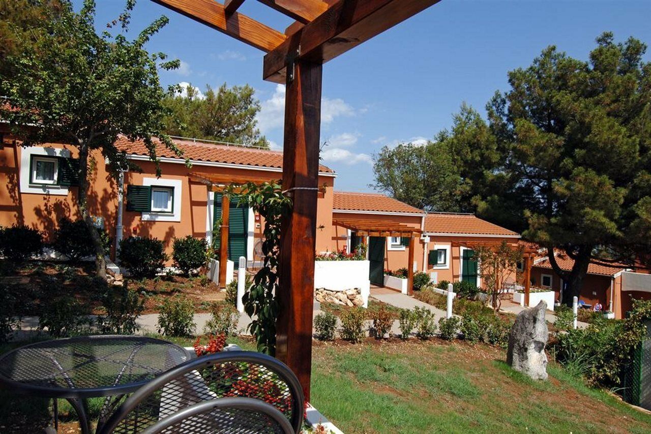 Maistra Select Koversada Naturist Apartments Врсар Экстерьер фото